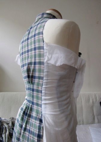 Modeling the sides on the dress