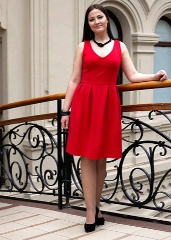 Decorations to the dress with a bell skirt for full