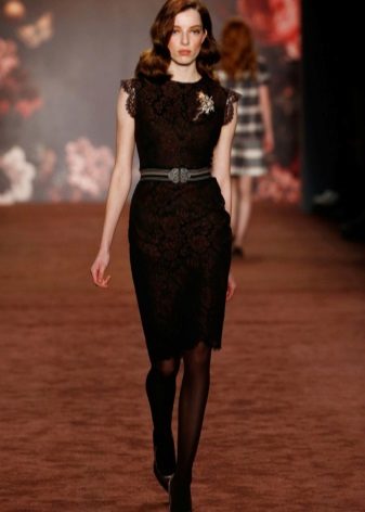 Sheath dress in retro style