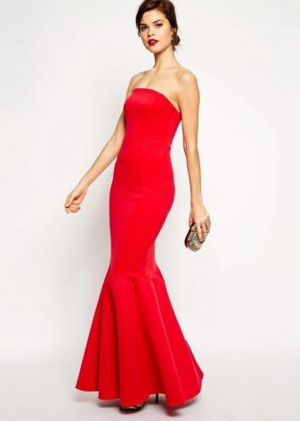 Red dress to the floor