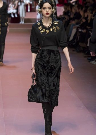 Fashionable velvet dress for fall-winter 2016