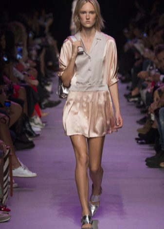 Gray shoes to beige dress