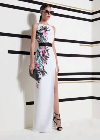 Choosing a shoe to a long dress