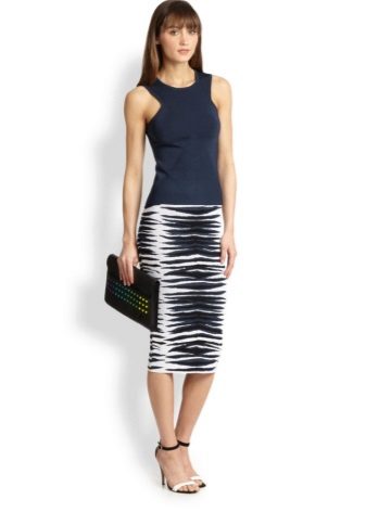 Knitted skirt black and white pencil with shoes