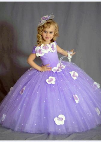 Graduation dress in kindergarten purple