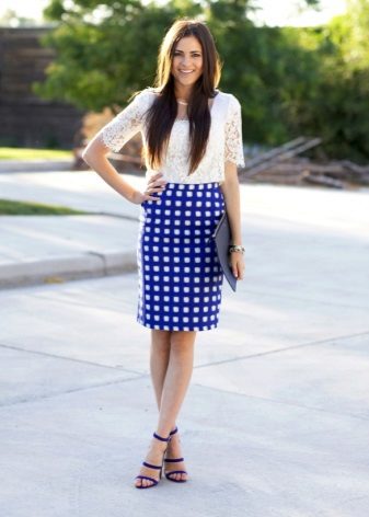 Squared pencil skirt