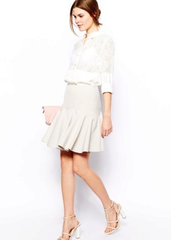 Frilled skirt at the bottom