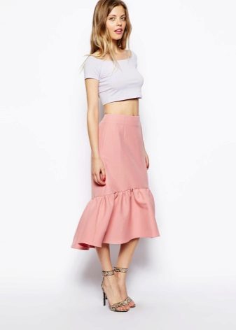 Frilled skirt at the bottom