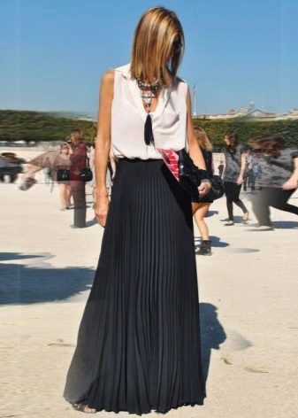 Long black skirt half sun for girls with a figure inverted triangle