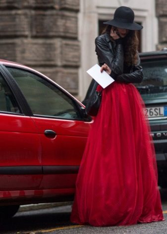 red balloon skirt to the floor