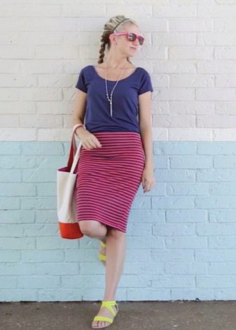 Knitted straight striped skirt