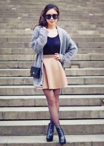 Short half skirt with elastic