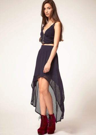 Black skirt with train