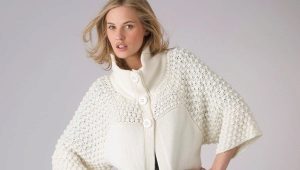 Sweatshirt with a collar