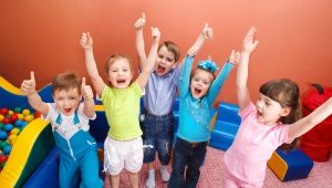  Children's costume in kindergarten