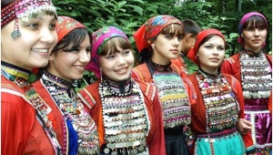 Mari national costume