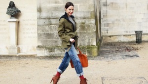 What shoes should the park wear?