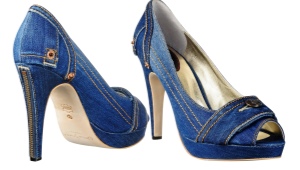 Denim shoes