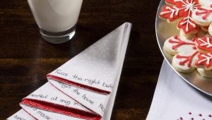How beautifully folded napkins for the New Year's table?