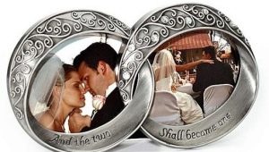 What to give his wife for 10 years of marriage?