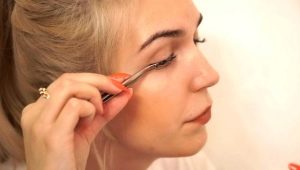 How to remove the extended eyelashes with oil?