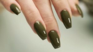 Fashion trends manicure khaki