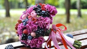 Unusual wedding bouquets of the bride: design ideas and tips on choosing