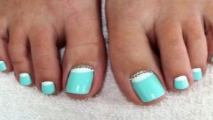 Original ideas to create a mint pedicure