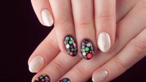 Technique of doing drawings on the nails using dots