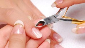 What is a classic manicure and how to perform it?