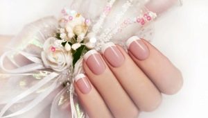 French manicure in gentle tones