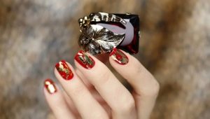 Manicure with foil: interesting design ideas and techniques