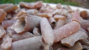 Bloody finger: features of the stone and its properties