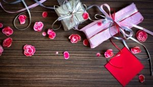 How can I pack presents?