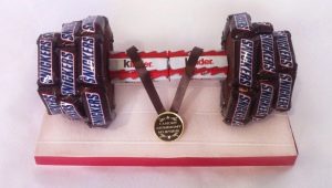 How to make a gift to her husband for the New Year with their own hands?