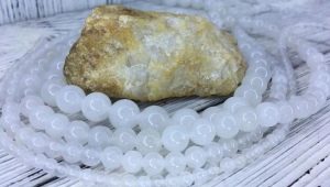 White quartz: properties, application and value of a stone