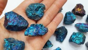 Chalcopyrite: properties and colors of the mineral, the origin and application