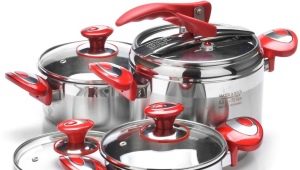 Features dishes Mayer & Boch