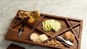 Trays: materials, forms and design