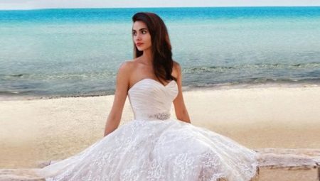 Short wedding dresses - emphasize the beauty of the legs