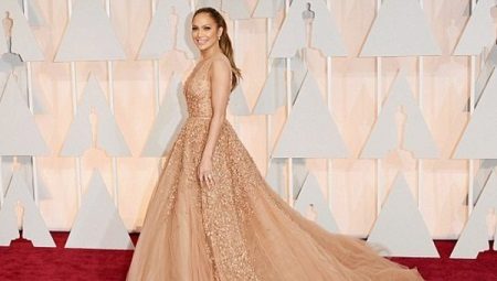 Dresses to the floor - the embodiment of elegance and sophistication