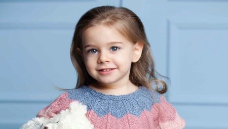 Knitted dress for girl