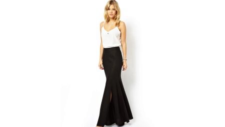 Long black skirts to the floor