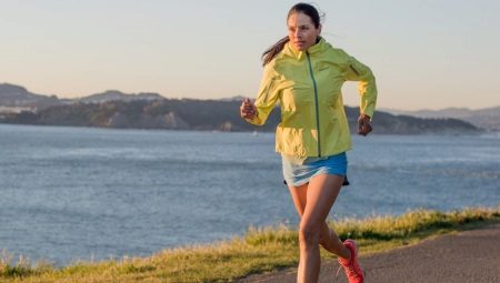 Shtormovka - a popular tourist jacket