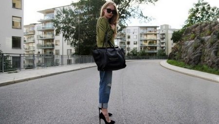 Spectacular turnovers on jeans