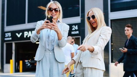 Suit: shorts and jacket