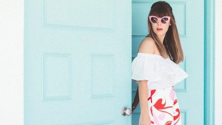 Blouses with open shoulders