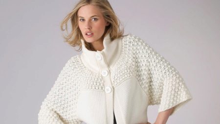 Sweatshirt with a collar