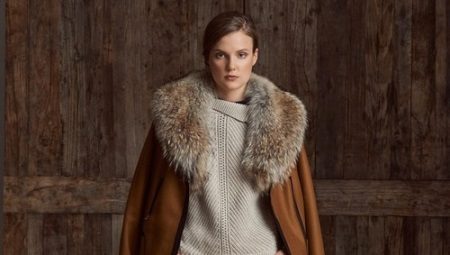 Coat with a fur collar