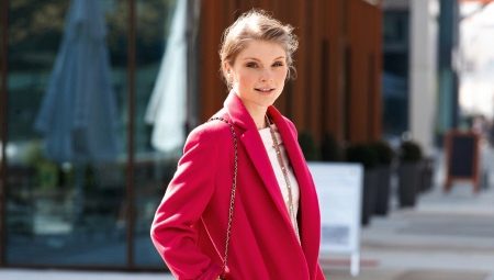 What can I wear with a raspberry coat?